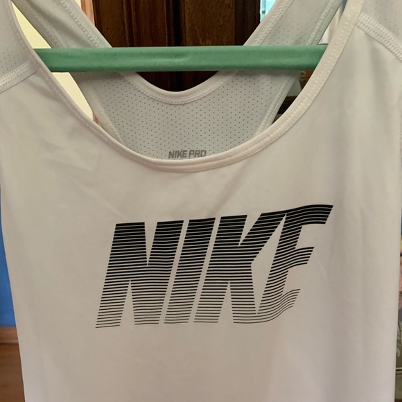 BRAND NEW NIKE PRO TANK TOP✨✨ - Picture 2 of 4